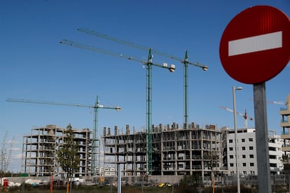 Obras en El Cañaveral, en Madrid, en marzo.