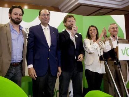 De izquierda a derecha miembros de Vox: Abascal, Vidal-Quadras, Espinosa de los Monteros, Velasco Vidal-Abarca, y Ortega Lara, el pasado 8 de mayo. 