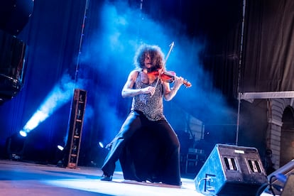 Ara Malikian durante su concierto en la Plaza de las Armerías.