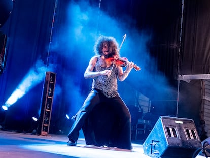 Ara Malikian durante su concierto en la Plaza de las Armerías.