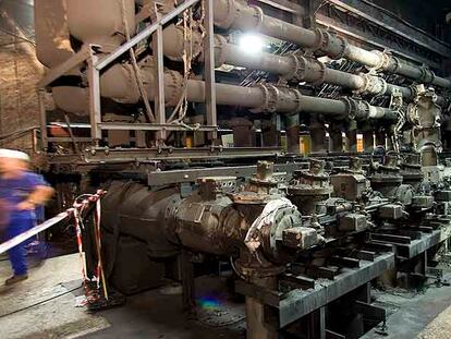 Interior de la subestación eléctrica de Maragall incendiada el lunes.