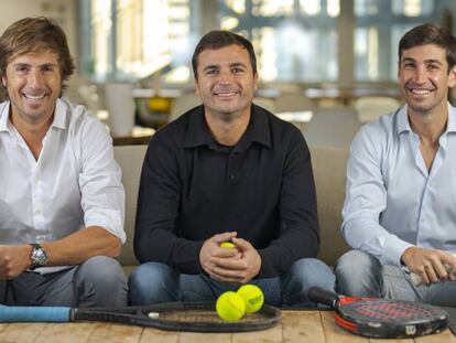 Desde la izquierda, Pablo Carro, Félix Ruiz y Pedro Clavería, cofundadores de Playtomic.