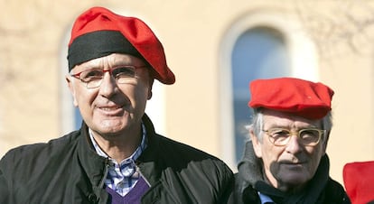 Josep Antoni Duran Lleida y el entonces candidato de CiU a la alcaldía de Barcelona, Xavier Trias, en la fiesta Tres Tombs de Barcelona (2011).