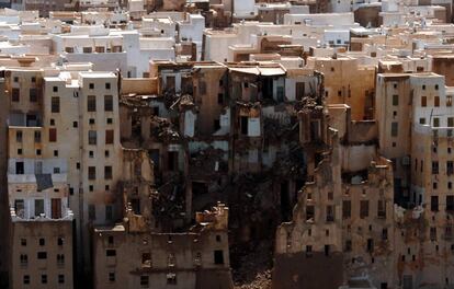 Shibam, tras el bombardeo. |