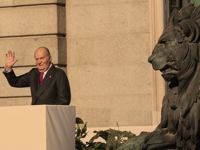 O rei emérito Juan Carlos em 2018, durante um ato parlamentar em homenagem aos 40 anos da Constituição espanhola.