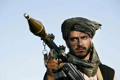 Distrito de Andar, Ghazni, Afganistán, julio de 2006. Combatiente del Mullah Omar.