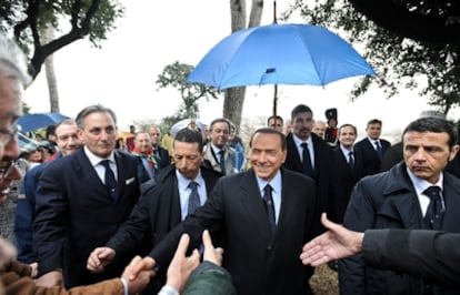 Silvio Berlusconi a su llegada al acto celebrado en la colina del Gianicolo en Roma.