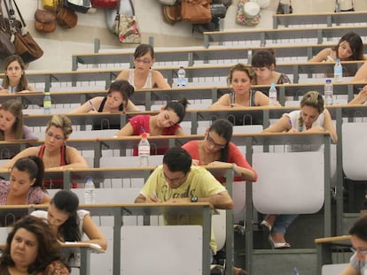 Campus universitario de Rabanales. Oposiciones a magisterio convocadas por la junta de Andaluc&iacute;a. 