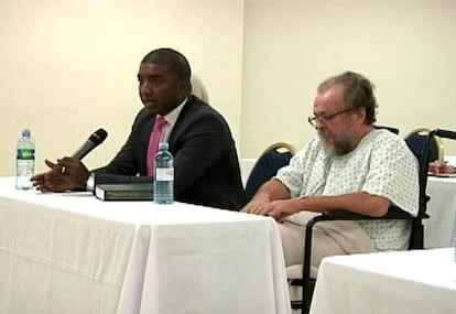 Vladimir Kokorev (right) at his extradition hearing in Panama.