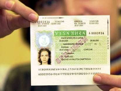 Visado de entrada b&uacute;lgaro de 2001. Bulgaria fue el primer pa&iacute;s europeo en implementar los visados con fotograf&iacute;as