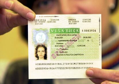 Visado de entrada b&uacute;lgaro de 2001. Bulgaria fue el primer pa&iacute;s europeo en implementar los visados con fotograf&iacute;as