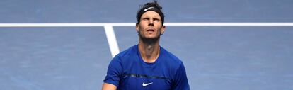 Nadal se lamenta durante el partido contra Goffin en Londres.