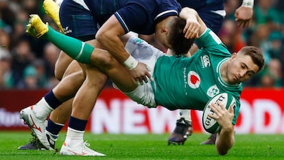 El irlandés Jordan Larmour en acción durante el encuentro ante Escocia.