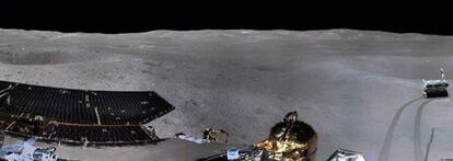 Imagen de 360 grados tomada por la sonda china 'Chang'e 4' del vehículo explorador Yutu 2 en la cara oculta de la luna.