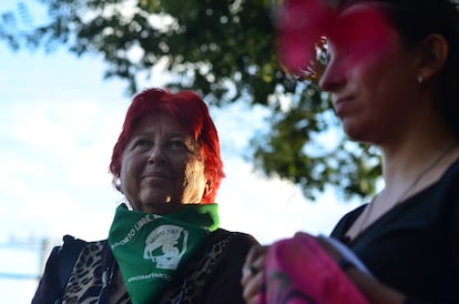 Beatriz Bataszew participa em dezembro de 2019 de homenagem às mulheres assassinadas no centro de detenção Venda Sexy. 