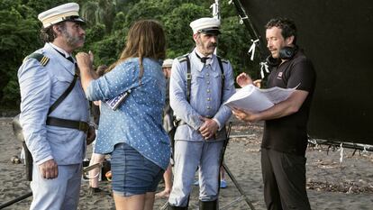 El director de la película '1898. Los últimos de Filipinas', Salvador Calvo, durante el rodaje.