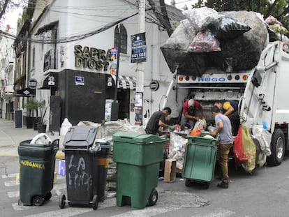 Un camión de basura en la Ciudad de México.