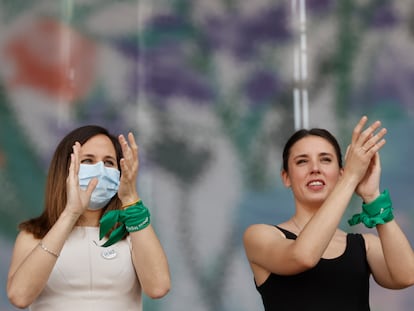 La ministra de Derechos Sociales, Ione Belarra, y la ministra de Igualdad, Irene Montero, en un acto de Podemos este pasado fin de semana.