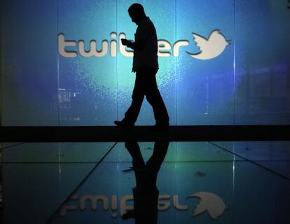 Twitter trata de evitar los errores de la OPV de Facebook