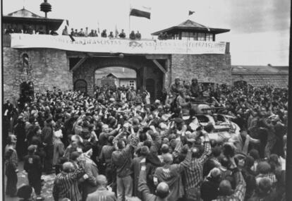 Pancarta de los españoles en la liberación del campo de Mauthausen.