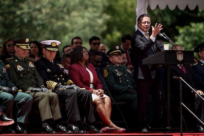 El presidente de Colombia, Gustavo Petro, da un discurso durante la ceremonia del aniversario de la Batalla de Boyacá, en Tunja, el 7 de agosto de 2024.