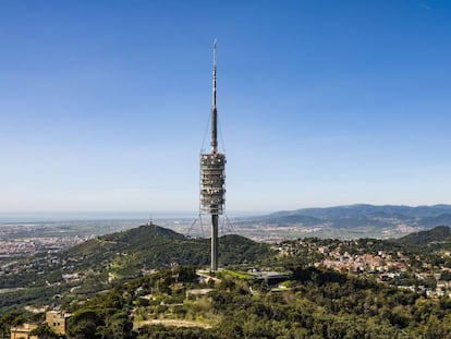 La torre Collserola, con permiso de la Sagrada Familia, es el edificio más fotografiado por los turistas en su visita a la ciudad condal. |