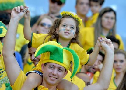 Torcedores na arquibancada do Mineirão.