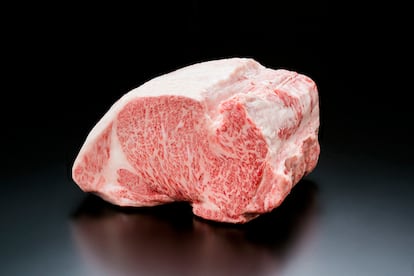 La carne de Matsusaka Beef es característica por su color rosado y su gran infiltración de grasa lo que le confiere su aspecto marmolado. 