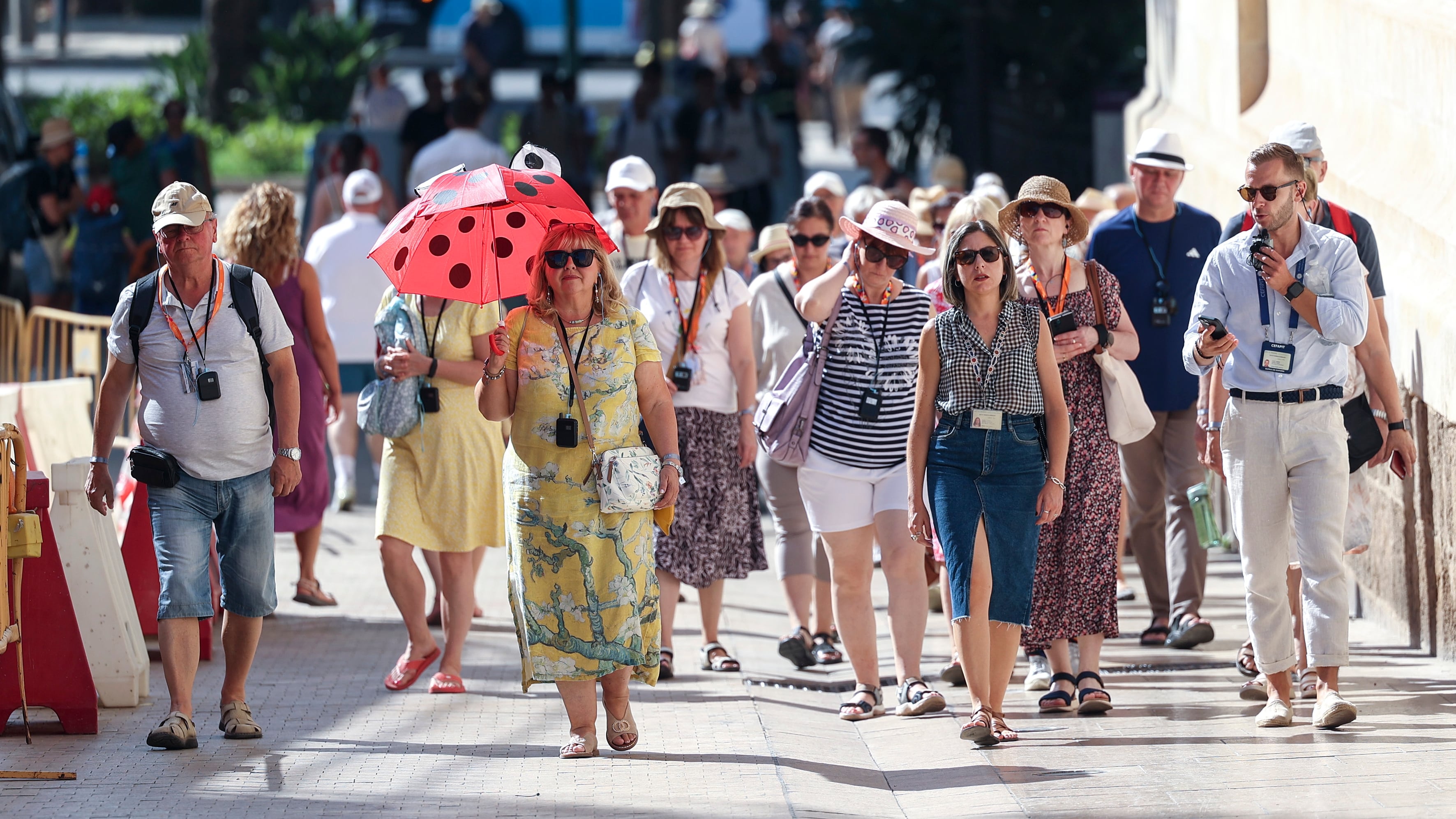 Los destinos turísticos españoles empiezan a bajar precios ante el freno de reservas para&hellip;