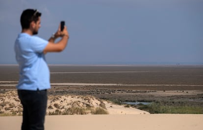 Marismas vistas desde la duna del Cerro de los Ansares en el  Parque Nacional de Doñana.