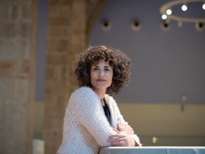 La escritora Rosario Villajos, el pasado 6 de febrero en Barcelona tras recibir el premio Biblioteca Breve.