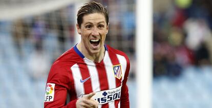 Fernando Torres celebra un gol de su equipo.