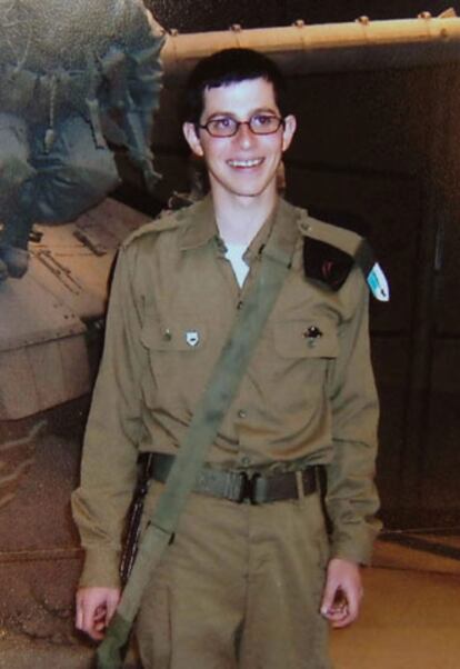 El soldado Gilad Shalit, de 19 años, secuestrado por milicianos palestinos.