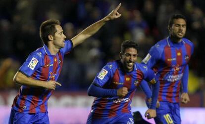 Michel celebra su gol al Melilla