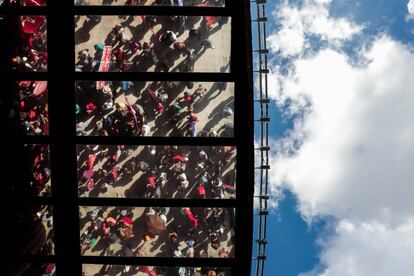 Manifestantes del Movimiento de los Trabajadores Sin Techo (MTST) participan durante una protesta en la avenida Paulista de Sao Paulo (Brasil). 