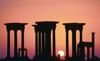 Pôr do sol nas ruínas da cidade de Palmira.