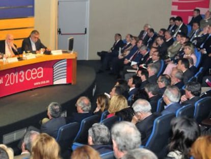 Zoido, durnate su intervenci&oacute;n en la asamblea de la CEA.