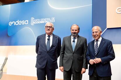 José Bogas, consejero delegado de Endesa; Juan Sánchez-Calero, presidente de Endesa; y Francesco Starace, consejero delegado y director general de Enel.