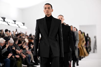 Las chaquetas del desfile de Givenchy en París.