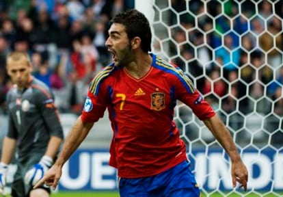 Adrián celebrates one of his goals.