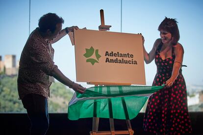 Asamblea Constituyente de Adelante Andalucía, con el alcalde de Cádiz, José María González 'Kichi', y la parlamentaria andaluza Teresa Rodríguez.