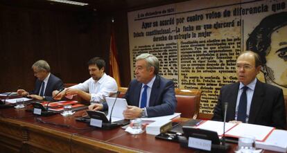 Pío García-Escudero, José Manuel Barreiro y Ramón María Espinar, en la Comisión de nombramientos del Senado.