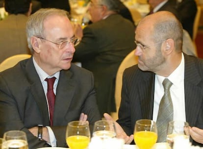 Enrique Martínez Robles, presidente de la SEPI, y Luis Atienza, presidente de Red Eléctrica de España