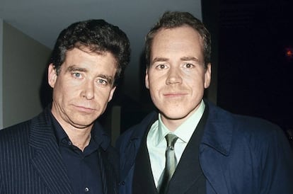 Jay McInerney y Bret Easton Ellis, una pareja de escritores que en los noventa recibió el apodo de ‘los gemelos tóxicos’. Venían a ser como los típicos malotes del cole, pero en este caso de la clase de escritura creativa.