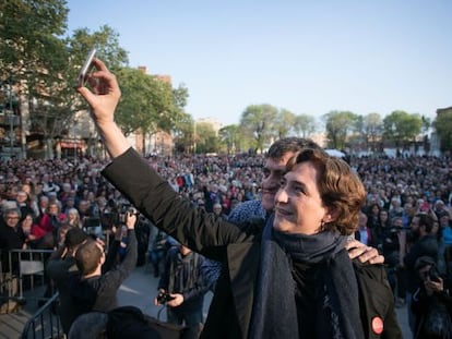 Ada Colau y El Gran Wyoming en un mitin la pasada campa&ntilde;a electoral.