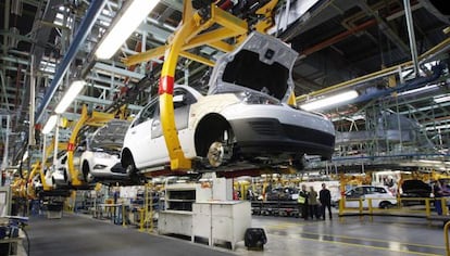 Cadena de montaje de la factoria de Ford en Almussafes.