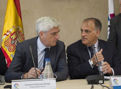 Clemente Villaverde y Javier Tebas, en un acto en  Castellón en 2015.