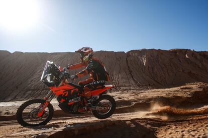 Danilo Petrucci, con su KTM en la quinta etapa del Dakar.