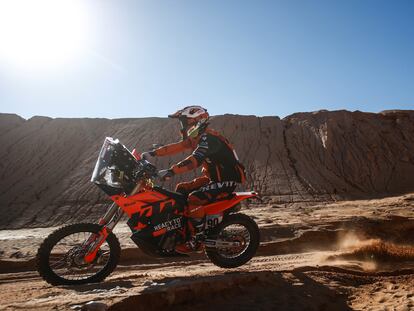 Danilo Petrucci, con su KTM en la quinta etapa del Dakar.