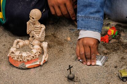 La muerte para los niños de Urquillos no es algo tan extraño. La procesan y la entienden. En esta zona de Perú, el Día de los Muertos es también el de los vivos.